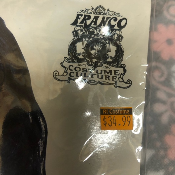 New- long black wig - Picture 3 of 3